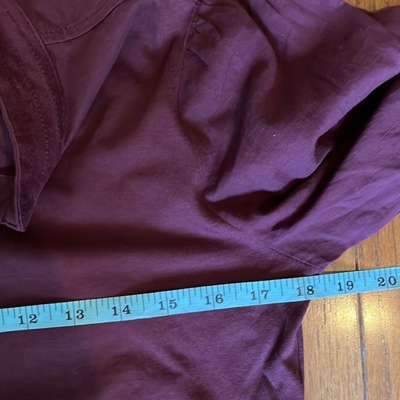 NWOT Banana Republic | 2022 Three Quarters Length Puff Sleeve Henley Burgundy - Picture 7 of 8